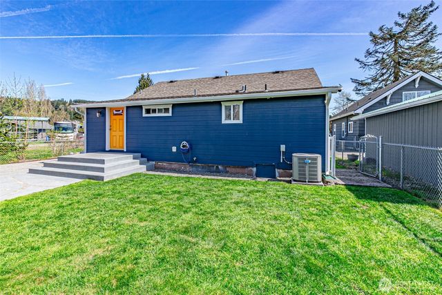 411 Corrin Avenue SE, Orting, WA 98360