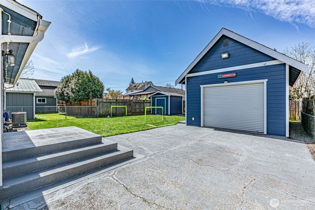 411 Corrin Avenue SE, Orting, WA 98360