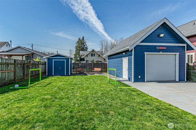 411 Corrin Avenue SE, Orting, WA 98360