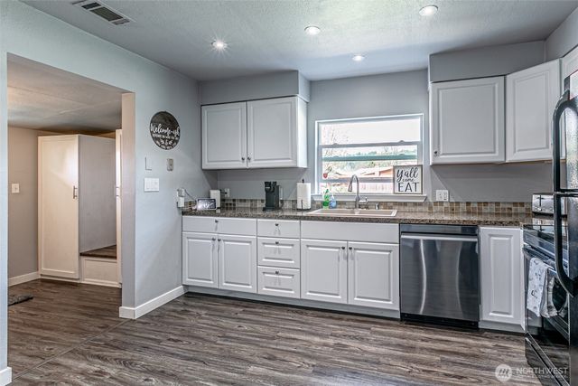 411 Corrin Avenue SE, Orting, WA 98360