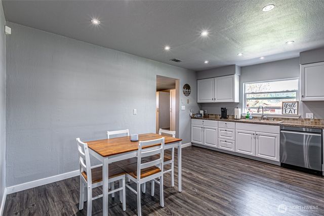 411 Corrin Avenue SE, Orting, WA 98360