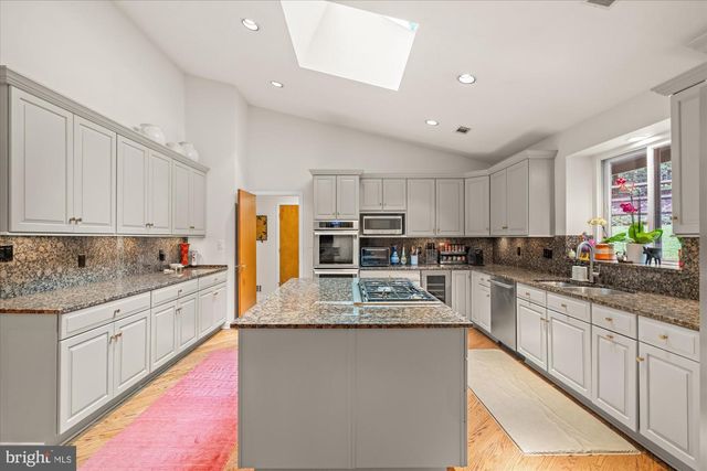 6800 MELODY LN, Bethesda, MD 20817