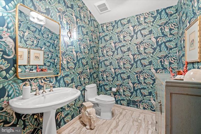 6800 MELODY LN, Bethesda, MD 20817