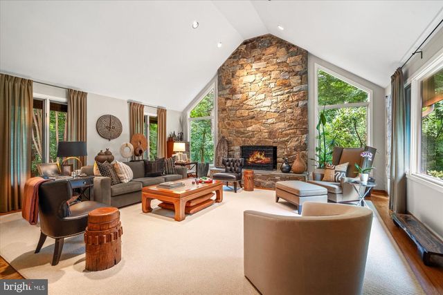 6800 MELODY LN, Bethesda, MD 20817