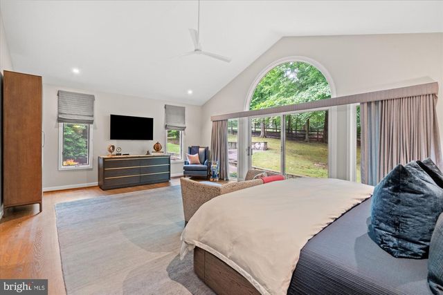 6800 MELODY LN, Bethesda, MD 20817