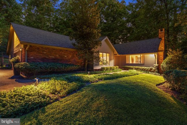 6800 MELODY LN, Bethesda, MD 20817
