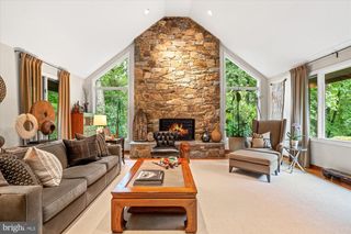 6800 MELODY LN, Bethesda, MD 20817