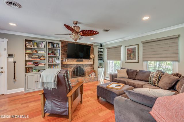 15 Corral Drive, Hamilton, NJ 08620