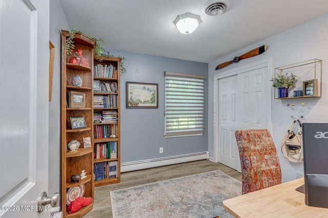 15 Corral Drive, Hamilton, NJ 08620