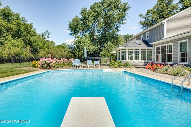 15 Corral Drive, Hamilton, NJ 08620