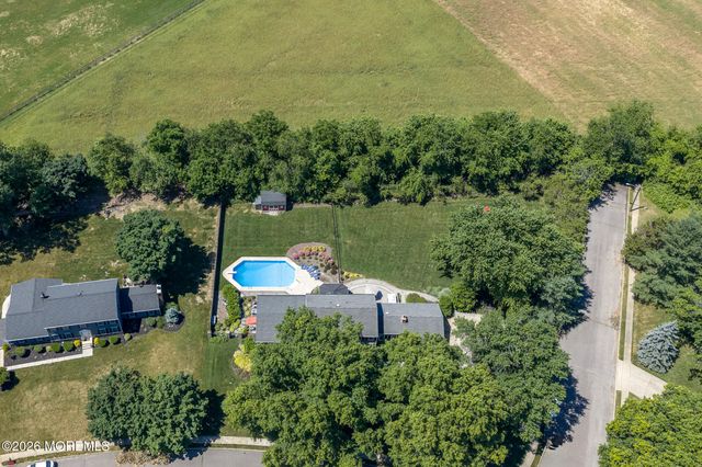 15 Corral Drive, Hamilton, NJ 08620