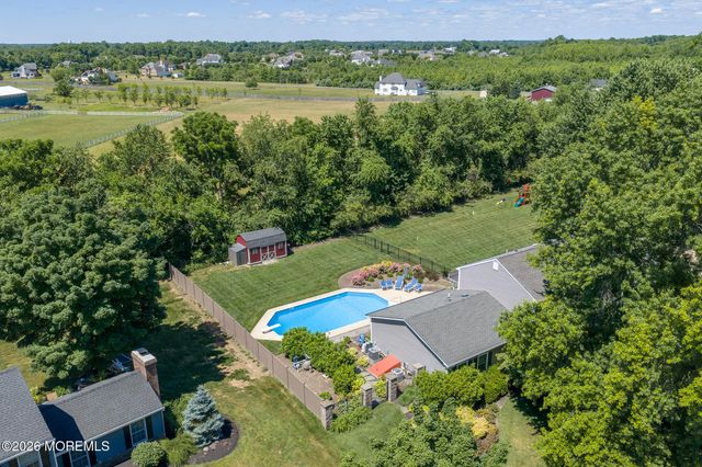 15 Corral Drive, Hamilton, NJ 08620
