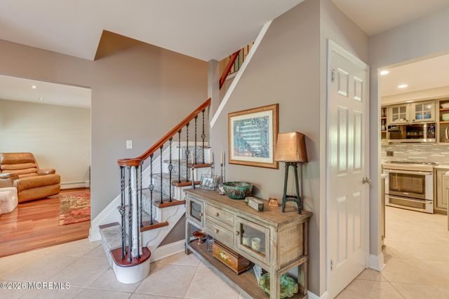 15 Corral Drive, Hamilton, NJ 08620