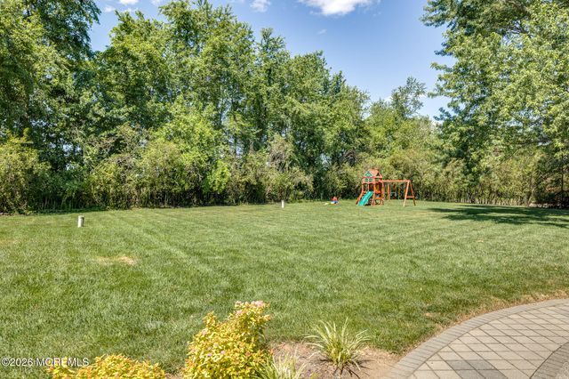 15 Corral Drive, Hamilton, NJ 08620
