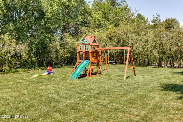 15 Corral Drive, Hamilton, NJ 08620