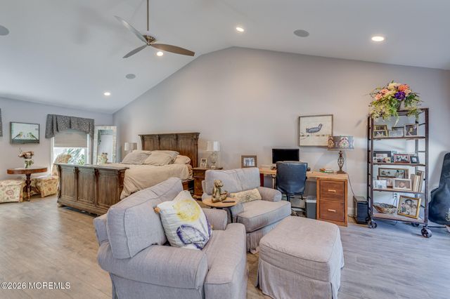 15 Corral Drive, Hamilton, NJ 08620