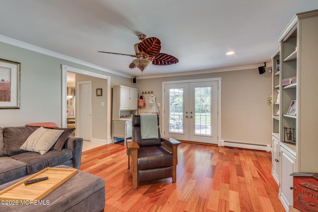 15 Corral Drive, Hamilton, NJ 08620