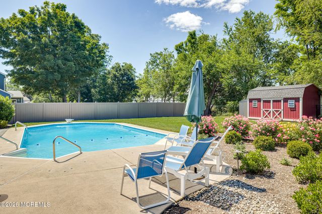 15 Corral Drive, Hamilton, NJ 08620