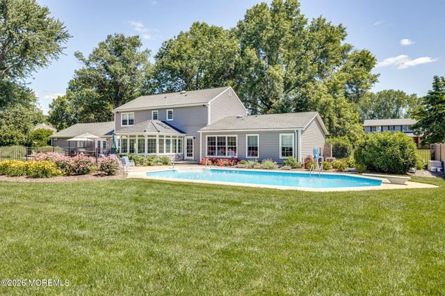 15 Corral Drive, Hamilton, NJ 08620