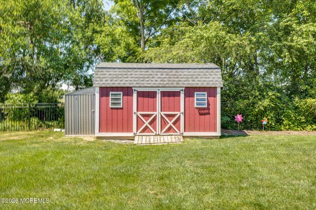 15 Corral Drive, Hamilton, NJ 08620
