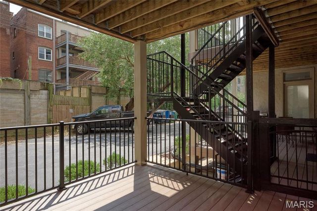 4928 Buckingham Court 1E, St Louis, MO 63108
