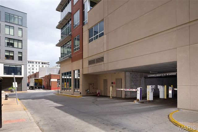 4928 Buckingham Court 1E, St Louis, MO 63108