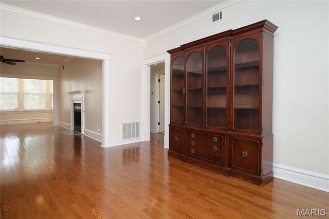 4928 Buckingham Court 1E, St Louis, MO 63108