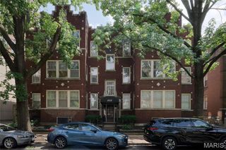 4928 Buckingham Court 1E, St Louis, MO 63108