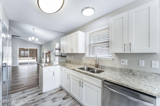 2727 MC CORMICK WOODS Drive, Jacksonville, FL 32225