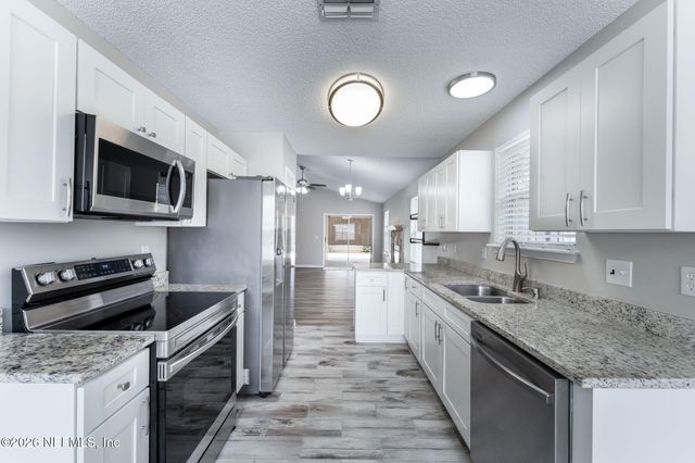 2727 MC CORMICK WOODS Drive, Jacksonville, FL 32225