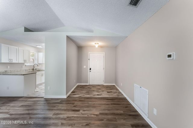 2727 MC CORMICK WOODS Drive, Jacksonville, FL 32225