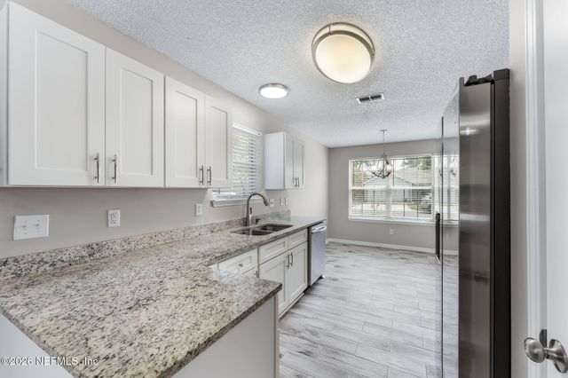 2727 MC CORMICK WOODS Drive, Jacksonville, FL 32225