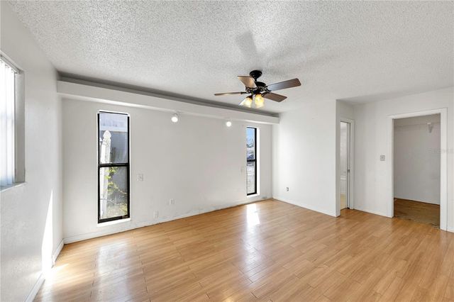 1137 54TH AVENUE S, St Petersburg, FL 33705