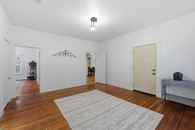 817 W Long Street, Stephenville, TX 76401
