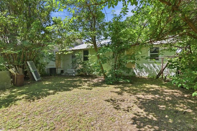 817 W Long Street, Stephenville, TX 76401