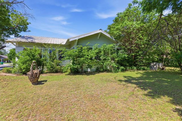 817 W Long Street, Stephenville, TX 76401