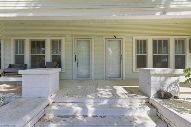 817 W Long Street, Stephenville, TX 76401