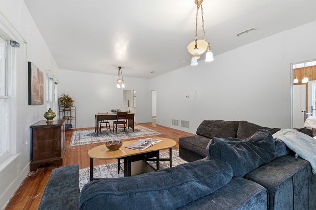 817 W Long Street, Stephenville, TX 76401