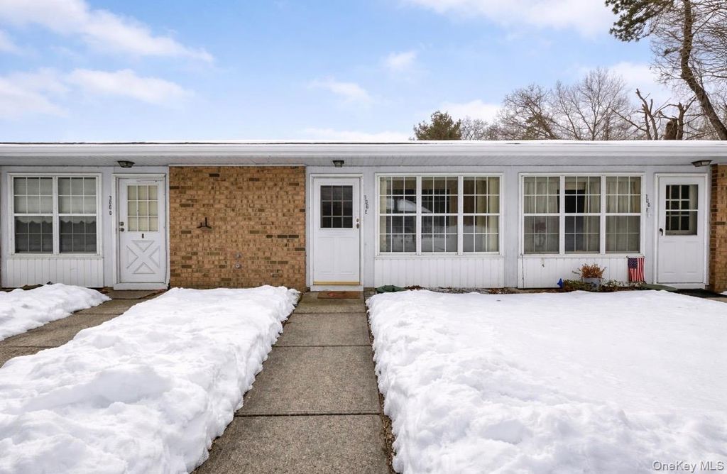 306 Torquay Court E, Ridge, NY 11961