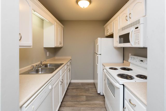 3301 Royster Ln Apt 1206, Clarksville, TN 37042