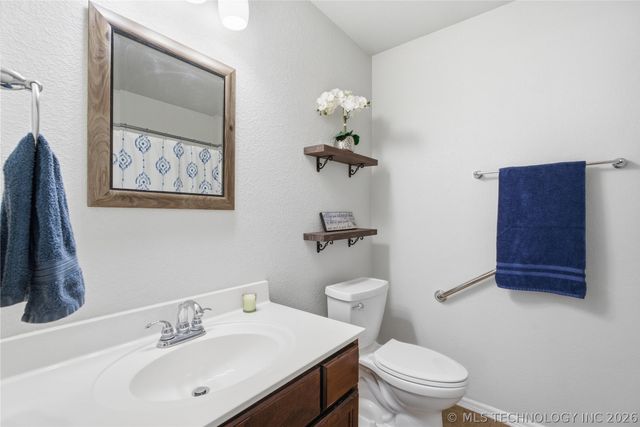 2124 E Concord Street, Broken Arrow, OK 74012