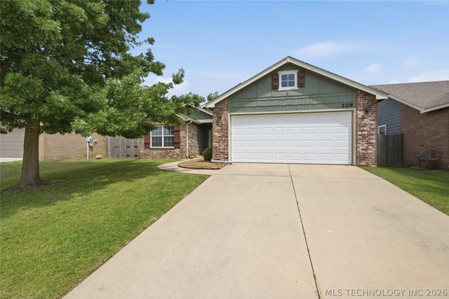 2124 E Concord Street, Broken Arrow, OK 74012