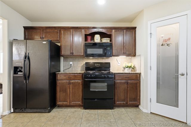2124 E Concord Street, Broken Arrow, OK 74012
