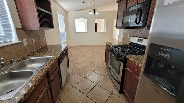 4636 Joseph Rodriguez Drive, El Paso, TX 79938