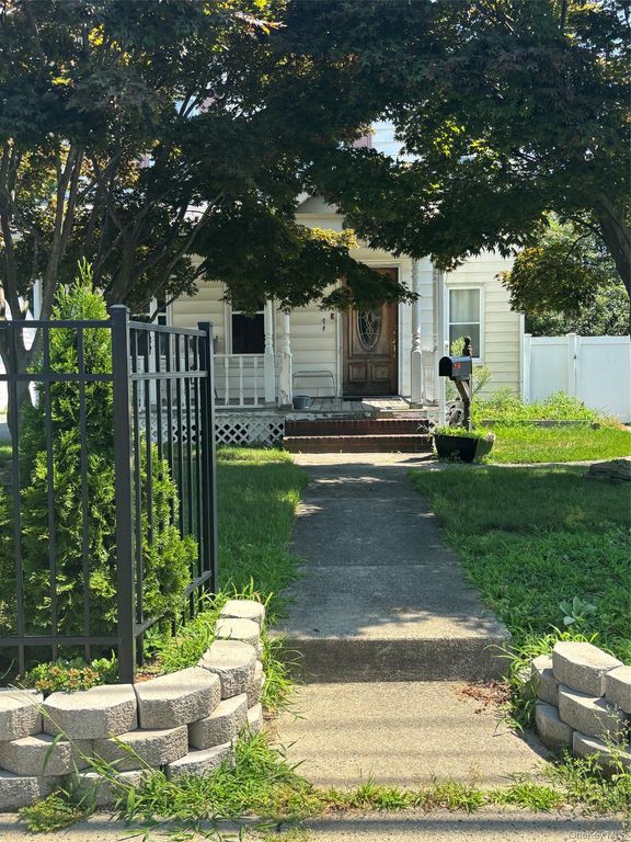 1023 Newbridge Road, Bellmore, NY 11710