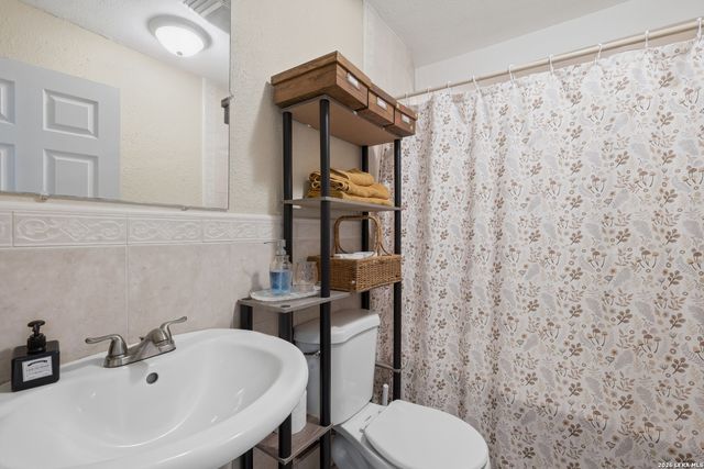 1911 DELLHAVEN DR, San Antonio, TX 78220