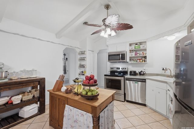 1911 DELLHAVEN DR, San Antonio, TX 78220