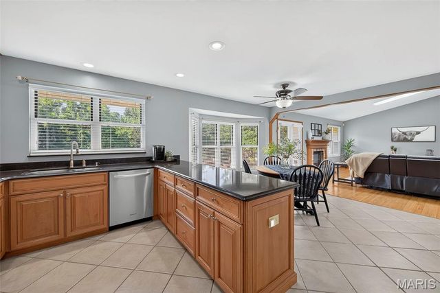 1122 Majestic Drive, Fenton, MO 63026