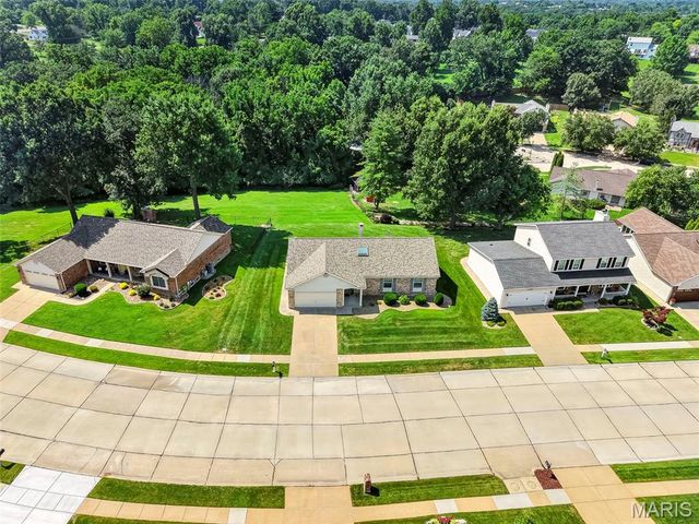 1122 Majestic Drive, Fenton, MO 63026