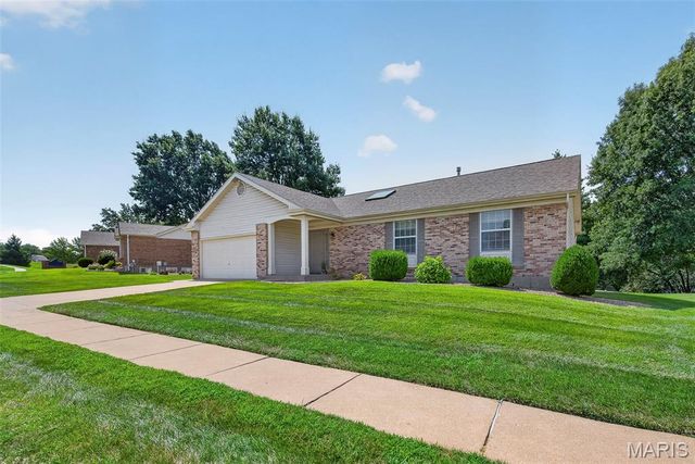 1122 Majestic Drive, Fenton, MO 63026